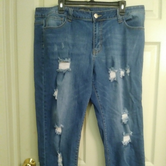 Forever 21 distressed jeans size 18 - Picture 1 of 3